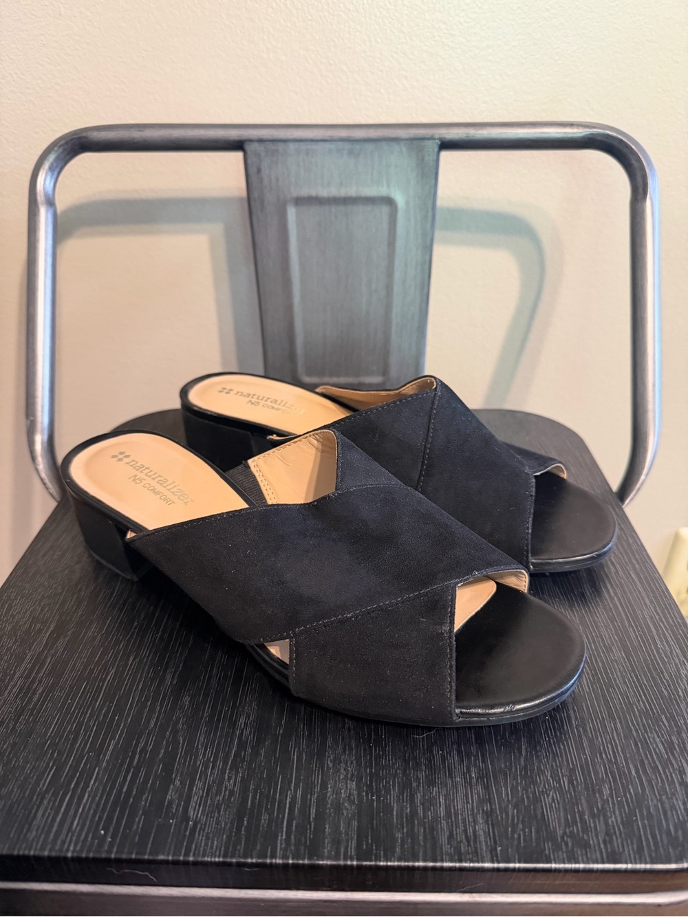 Naturalizer Arielle Black Suede Slide Sandals N5 Comfort Size 7W